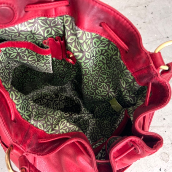 Slouchy Buttery Soft Genuine Leather Hobo Bucket Bag - Picture 6 of 11